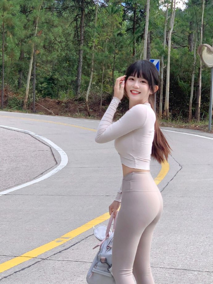 谁先爱上他的 封面