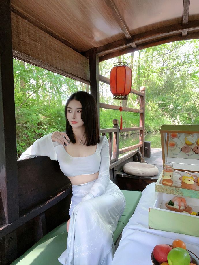 可怜的东西 封面