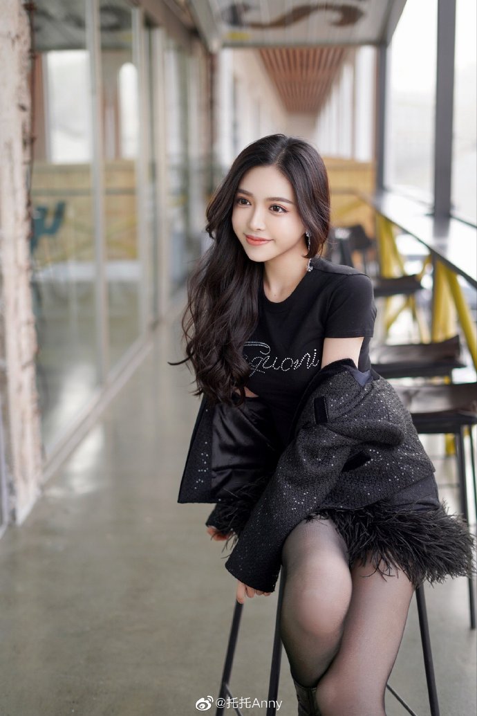 影评配图 · 静帧：剧集与倍速